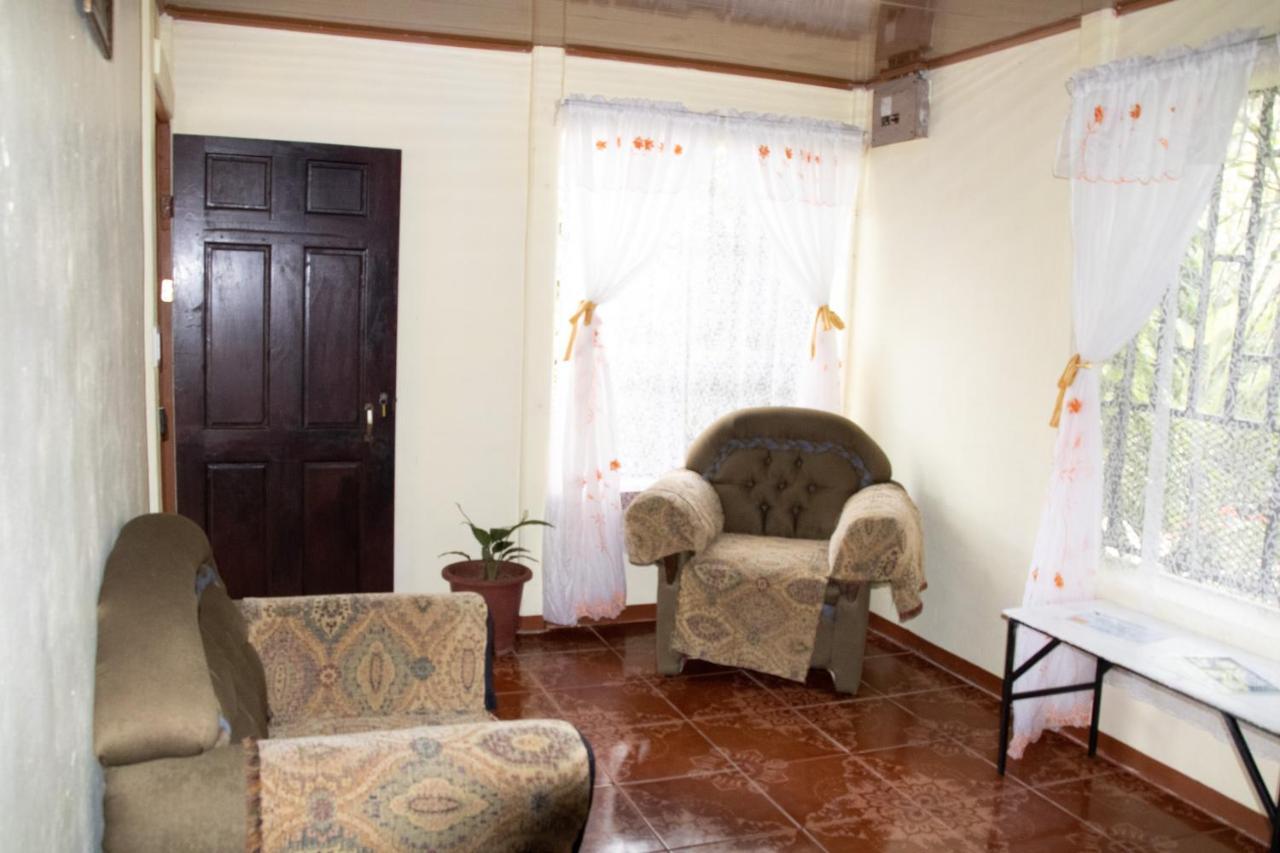 The Corner House Apartment Тортугеро Екстериор снимка