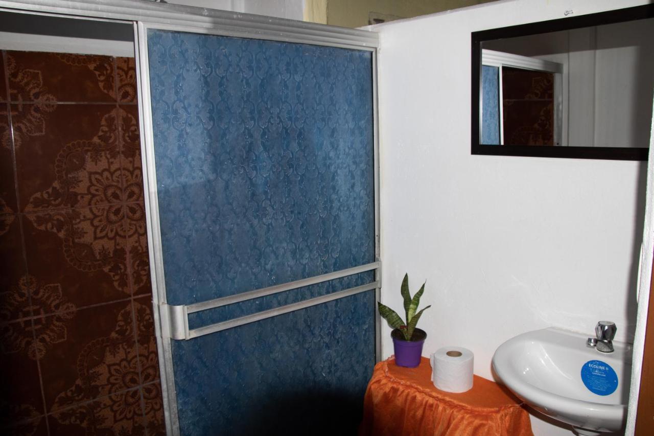 The Corner House Apartment Тортугеро Екстериор снимка
