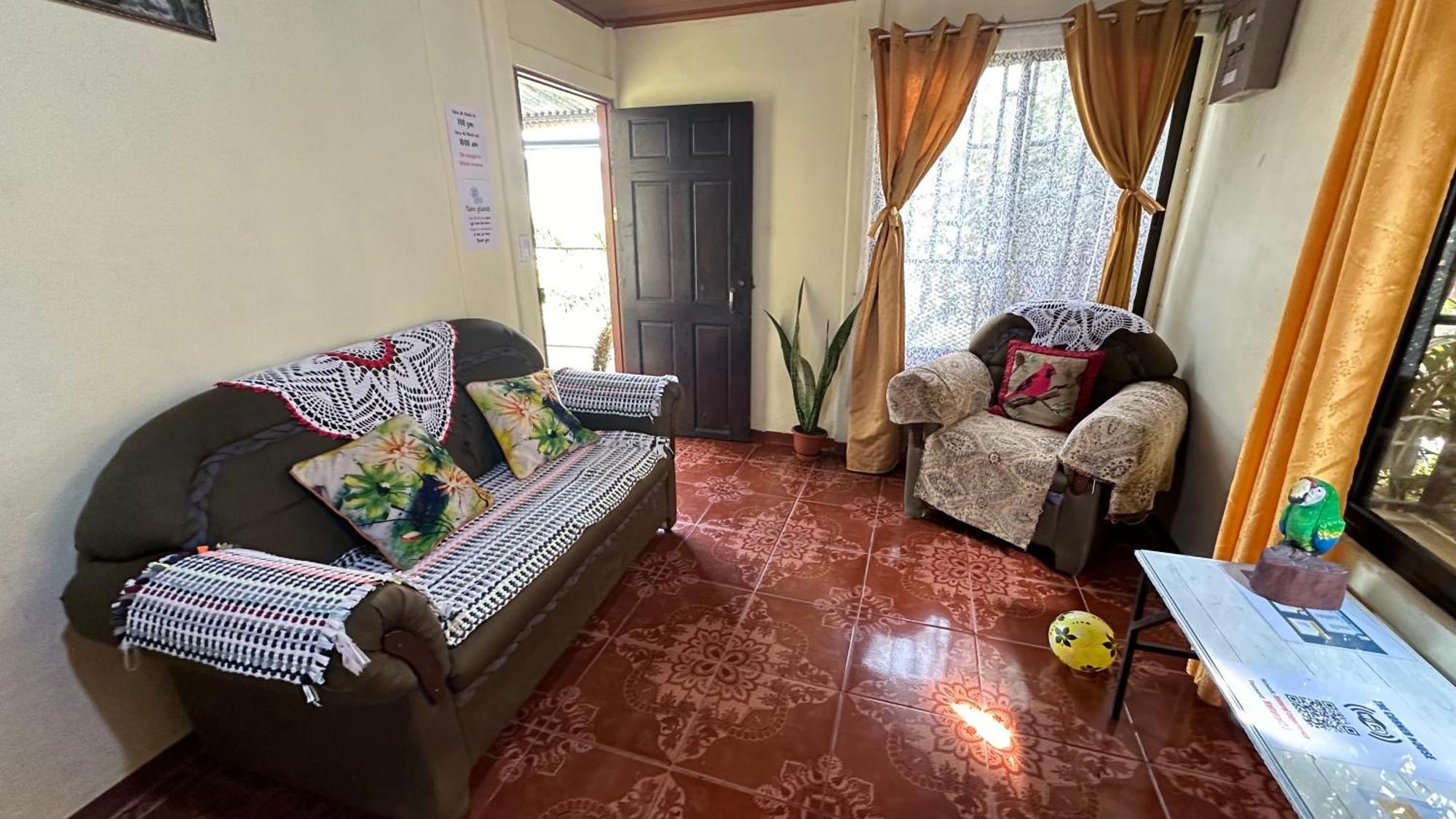 The Corner House Apartment Тортугеро Екстериор снимка