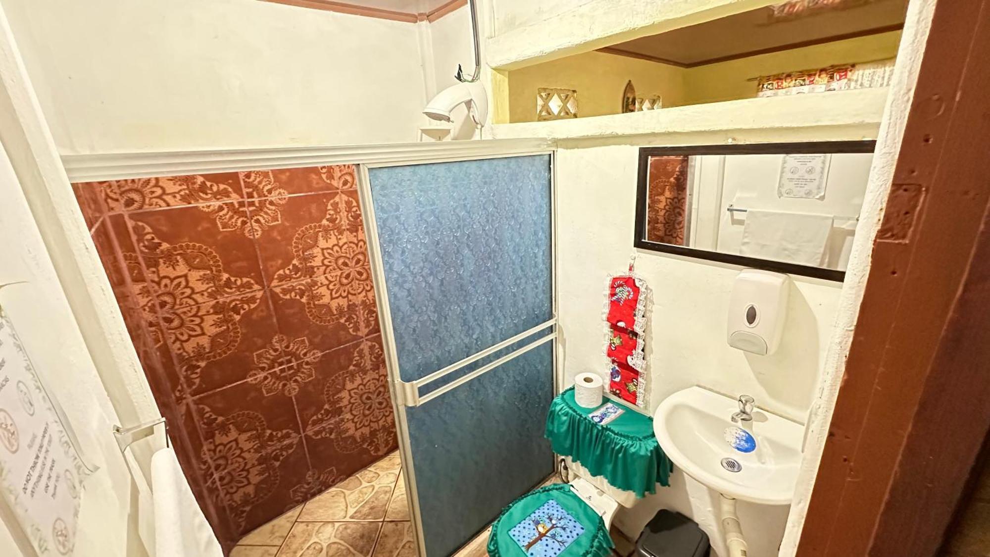 The Corner House Apartment Тортугеро Екстериор снимка
