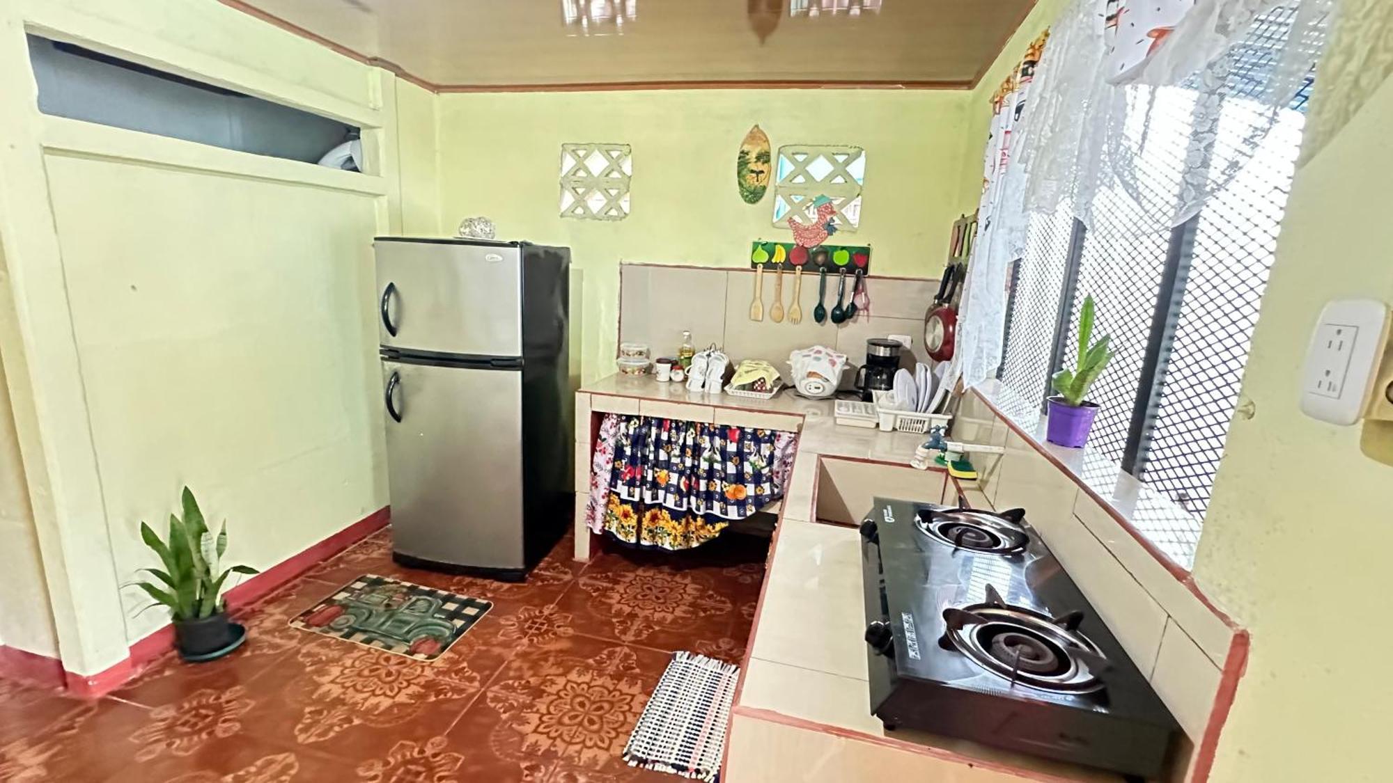 The Corner House Apartment Тортугеро Екстериор снимка