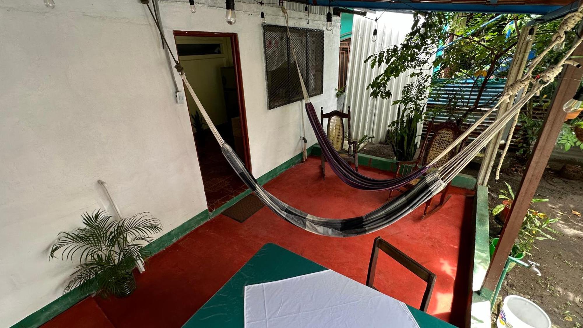 The Corner House Apartment Тортугеро Екстериор снимка